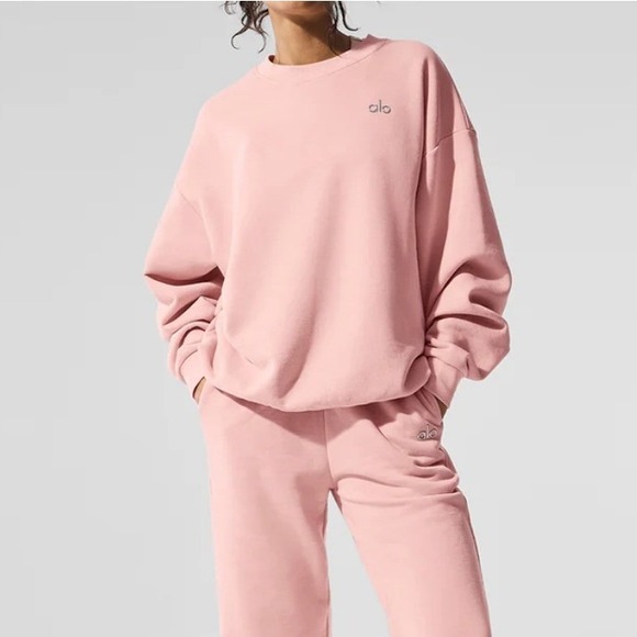 Alo Yoga Unisex Accolade Terry Crew Neck Pullover Sweatshirt, Pink Quartz - Picture 2 of 8